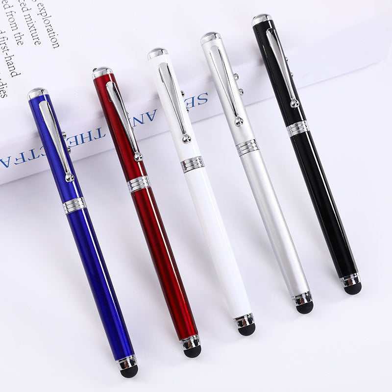 Năm cây bút cảm ứng màu xanh, đỏ, trắng, bạc, đen đặt cạnh nhau trên nền trắng.