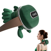 Máy massage màu xanh lá cây với dây đeo nâu, hiển thị trên vai của một người phụ nữ.