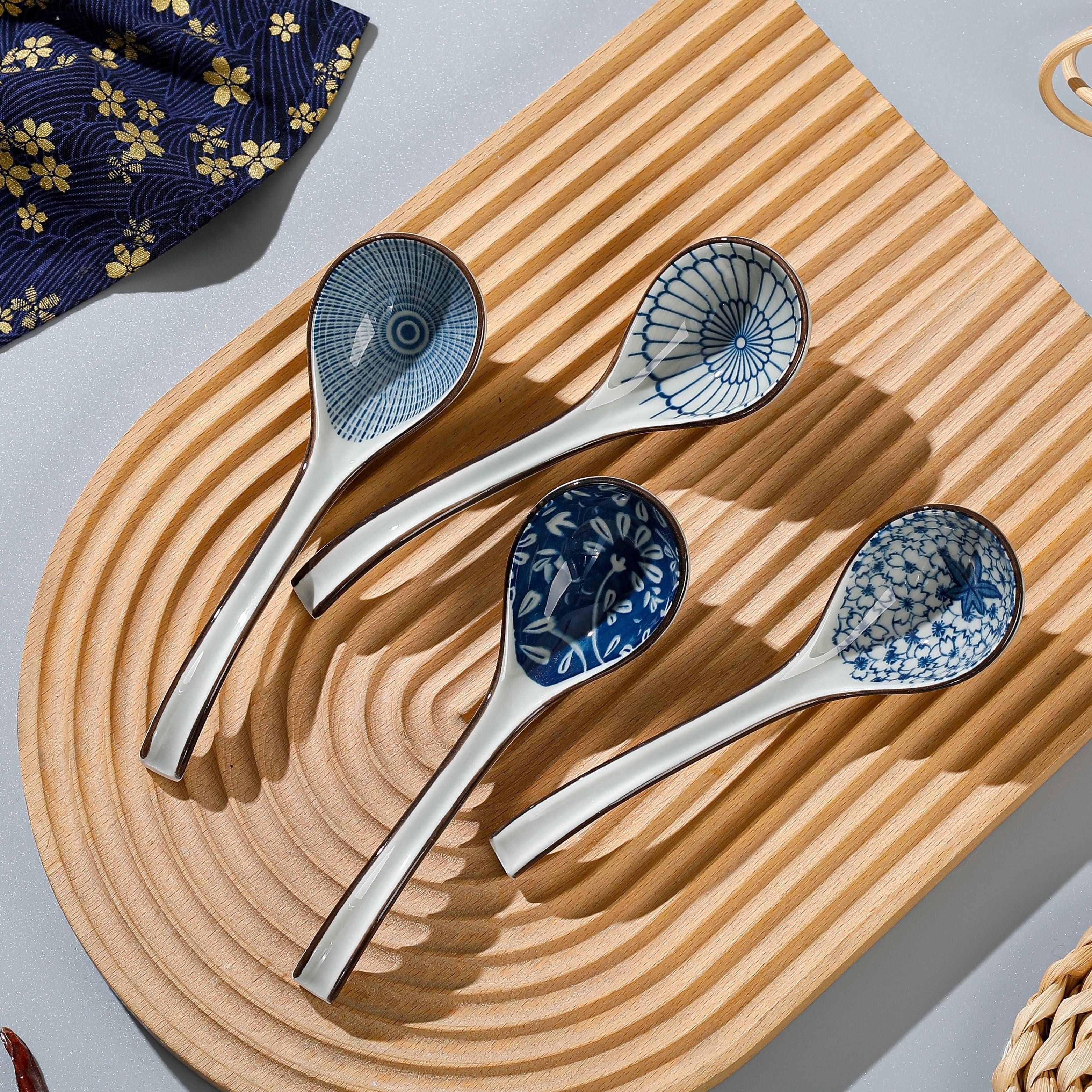 4件組陶瓷湯匙，傳統藍白瓷設計，陶瓷手柄，家用，可用於盛湯、粥和肉湯。