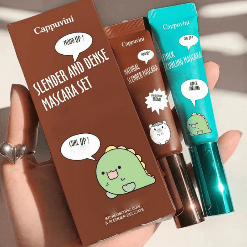 Long, Smudge-Proof Mascara with Small, Gentle Tip