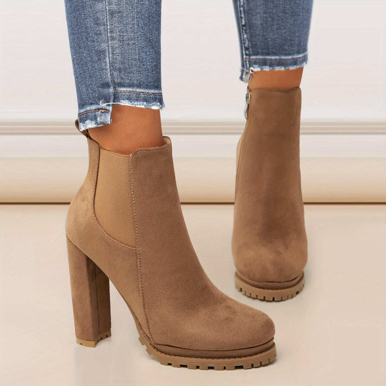 Giày Bốt Cổ Ngắn Nữ - Gót Vuông, Mũi Nhọn Sành Điệu