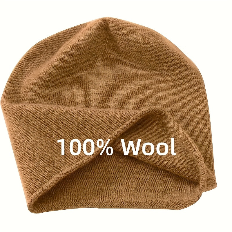 Mũ len màu nâu, chất liệu 100% len, với chữ trắng "100% Wool".