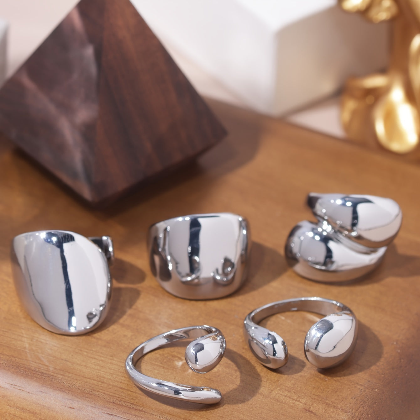 Set of 5 Women's Fashion Expandable Silver Metal Rings