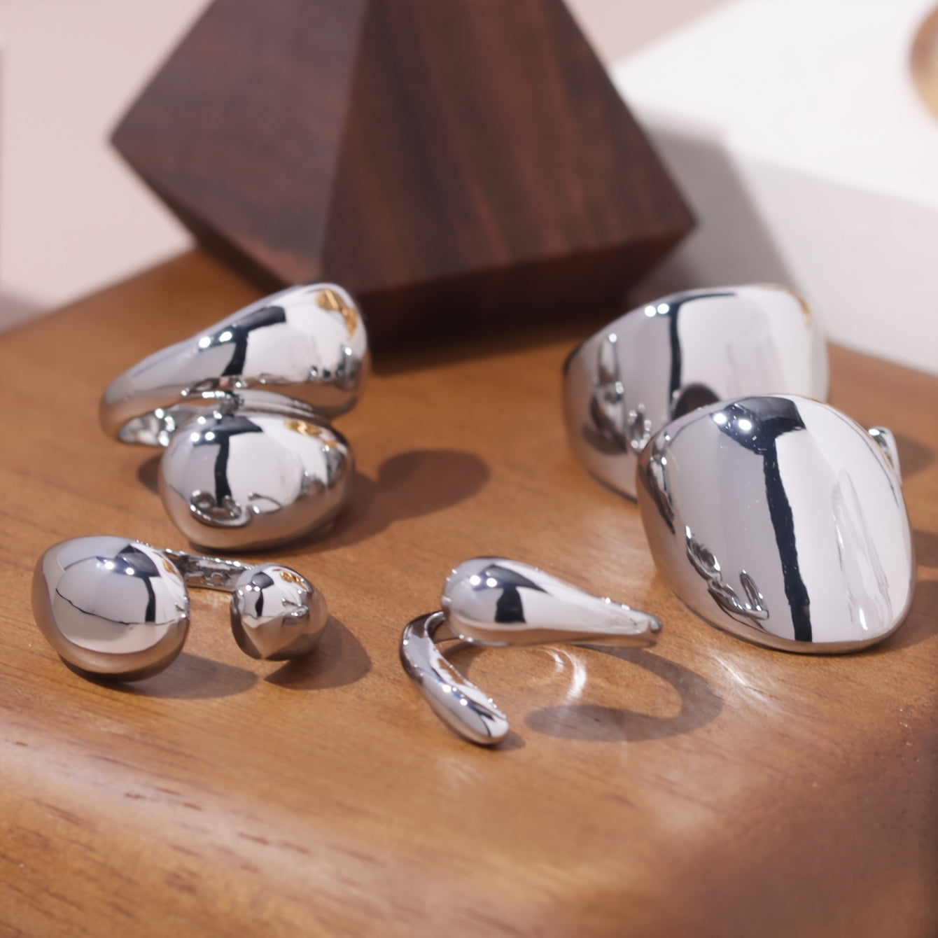 Set of 5 Women's Fashion Expandable Silver Metal Rings