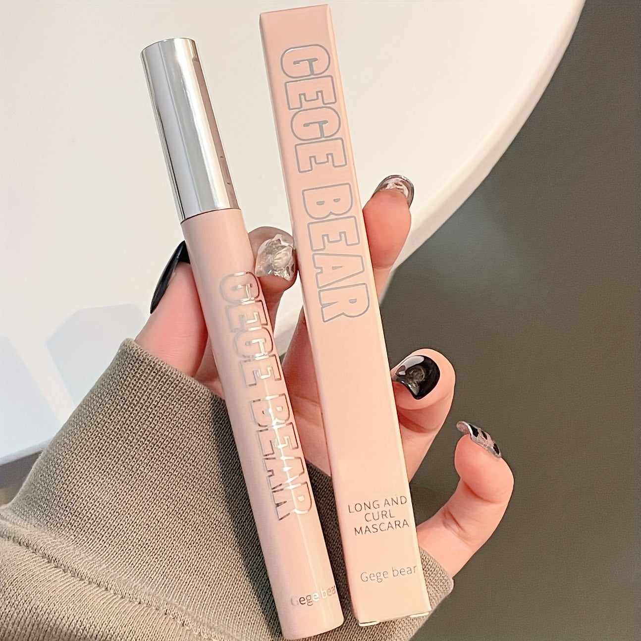 Long, Sexy Lashes - Waterproof &amp; Smudge-Proof Mascara