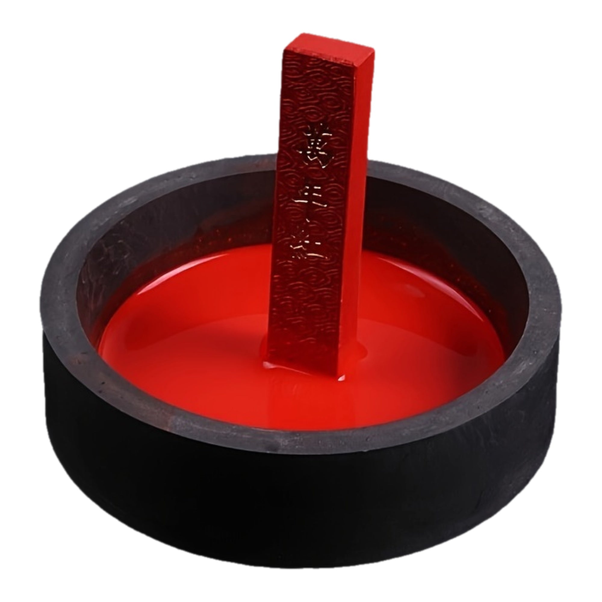 Bát mực đỏ với thỏi mực đứng bên trong, viền bát màu đen.