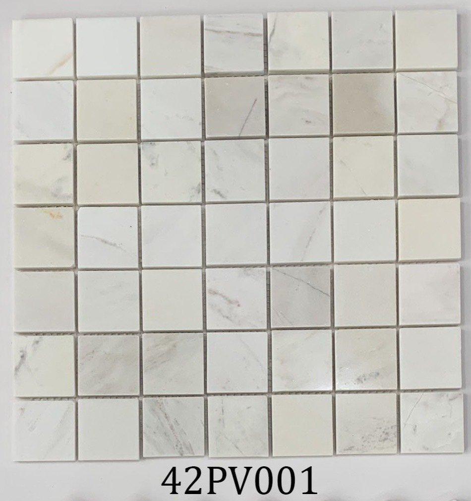 Milky white chip mosaic stone 42x42 42PV001