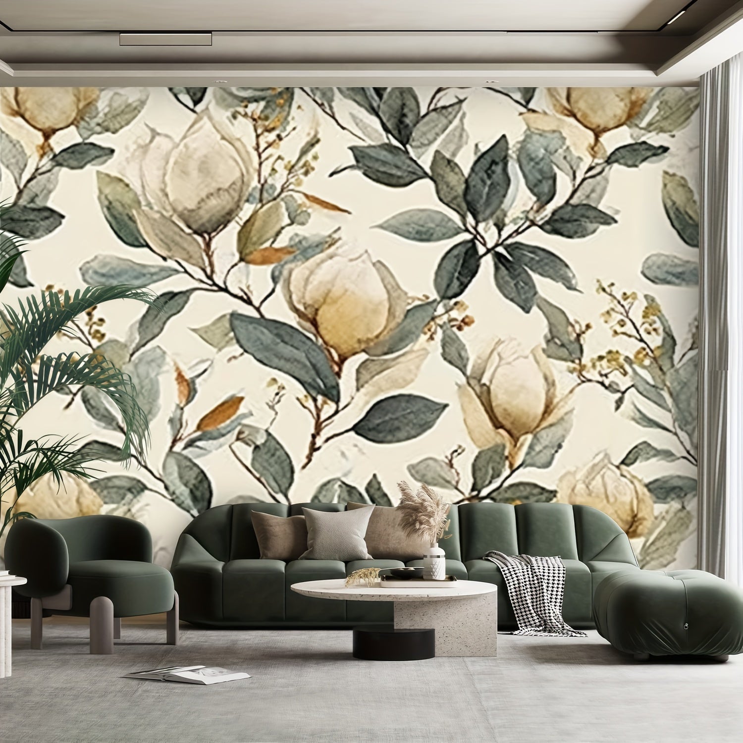 Phòng khách với sofa xanh lục, bàn tròn và tường hoa văn lá xanh, hoa trắng ngà.