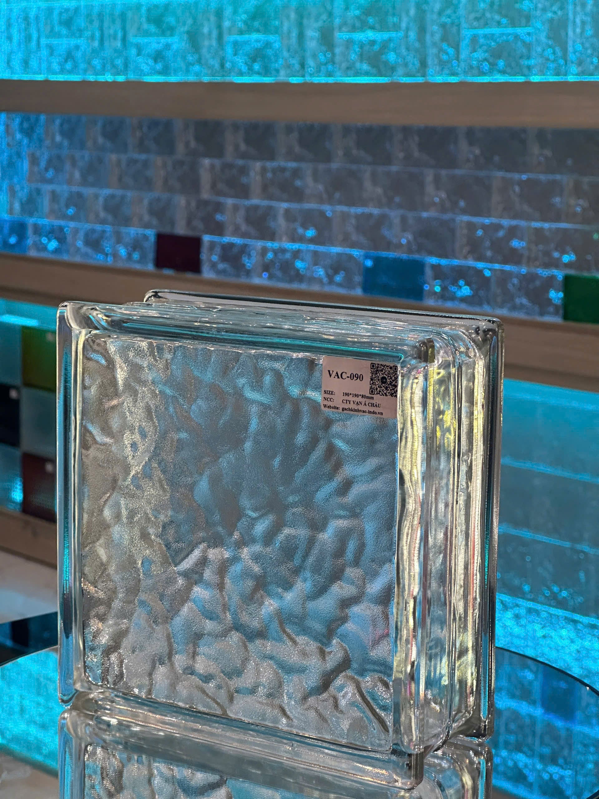 ICE SHADOW GLASS BRICKS