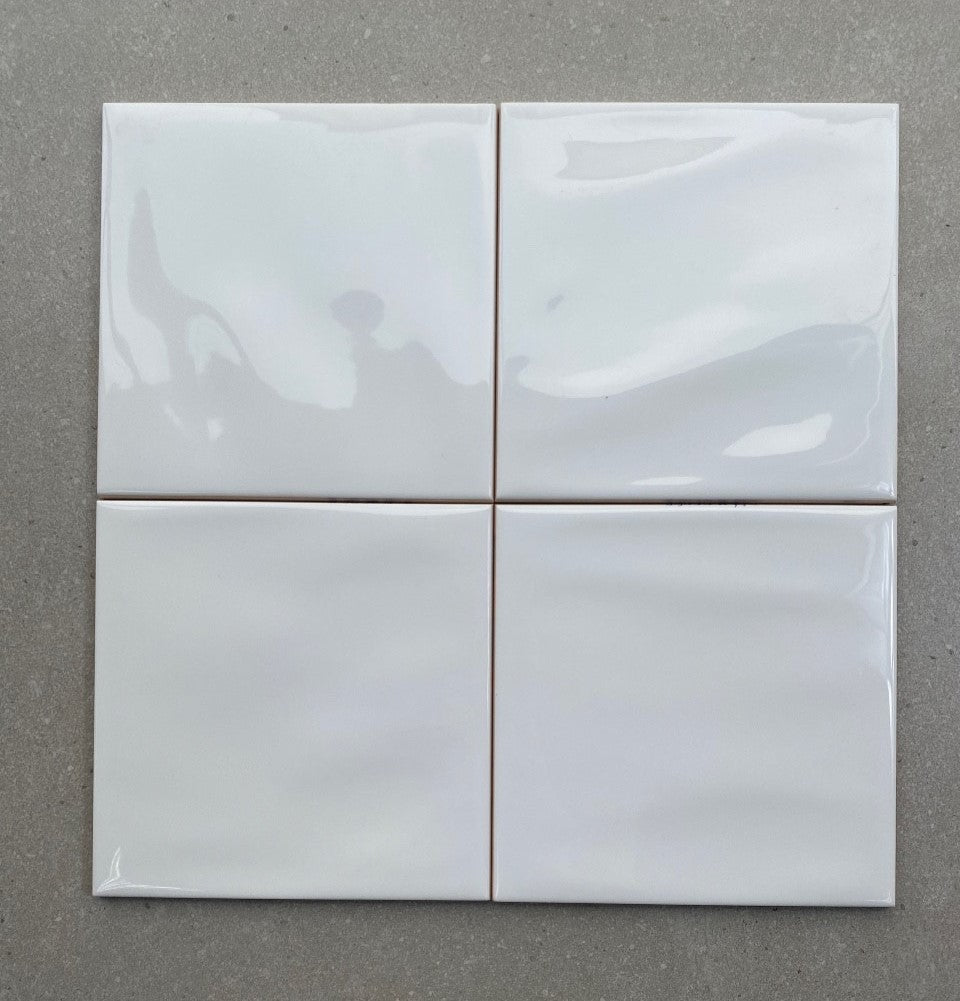White glossy tile with curved surface 150x150mm code WH0606P