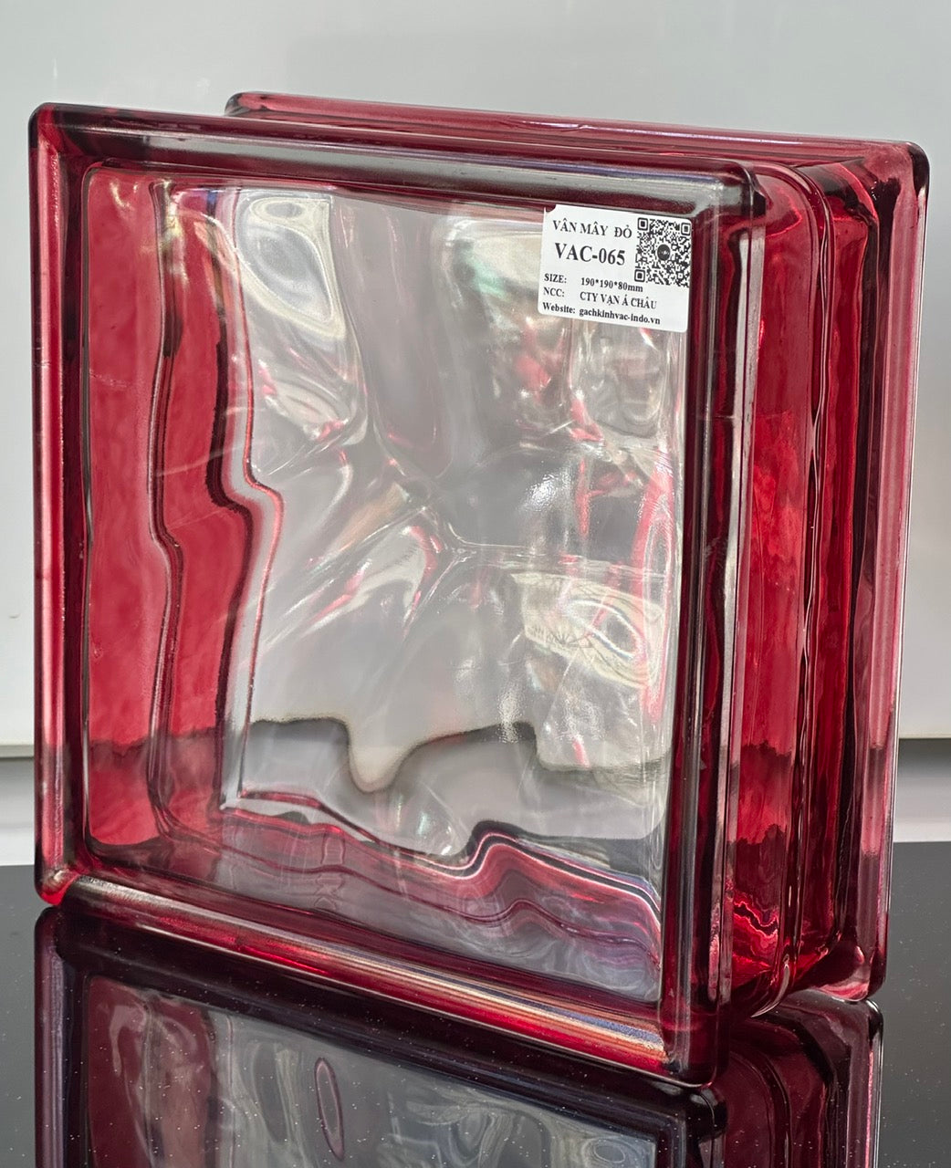 Red Cloud Glass Brick VAC-065