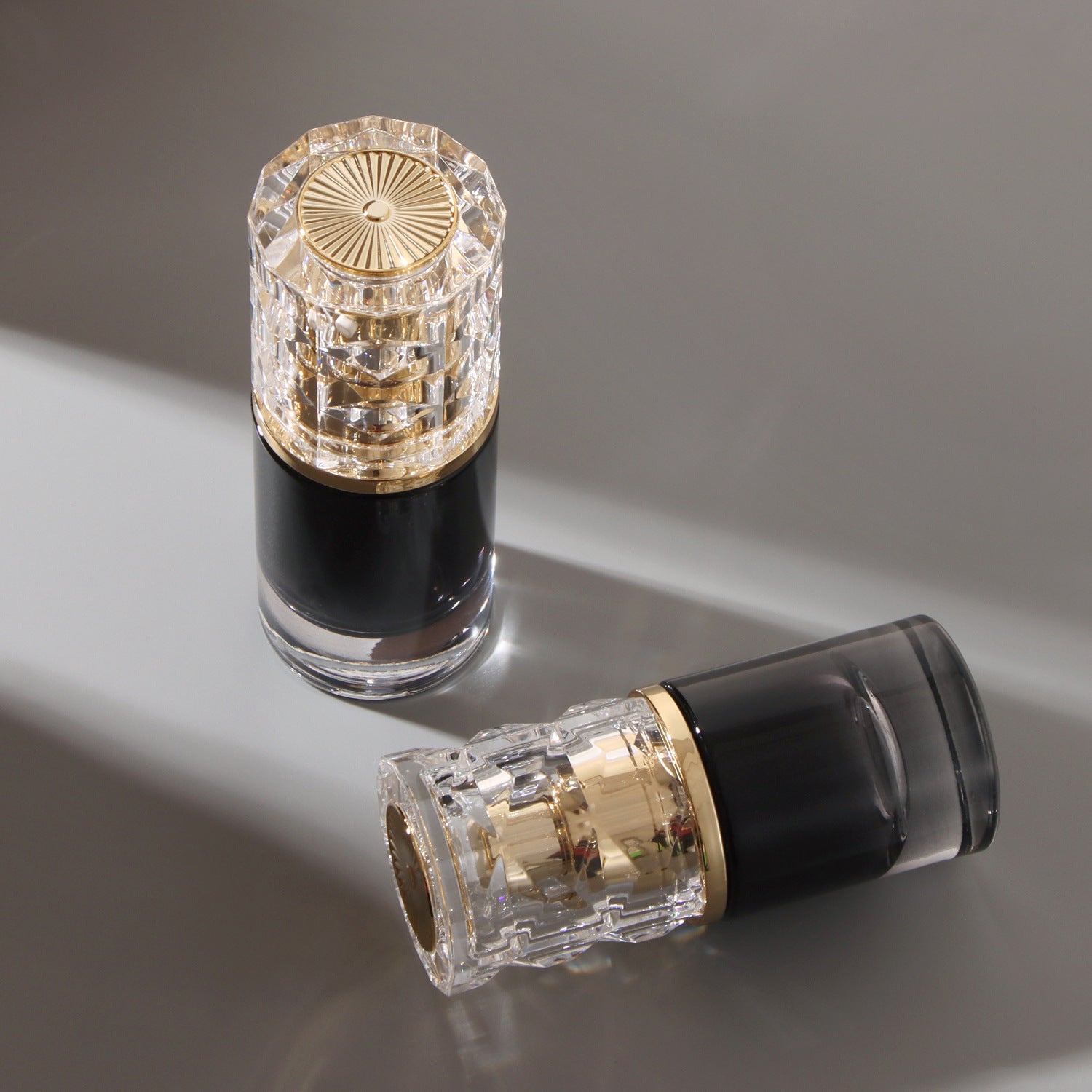 Luxury empty packaging set for facial cream and skin care serum includes 120ml thick bottom black gradient glass bottle and 50g cream jar. 