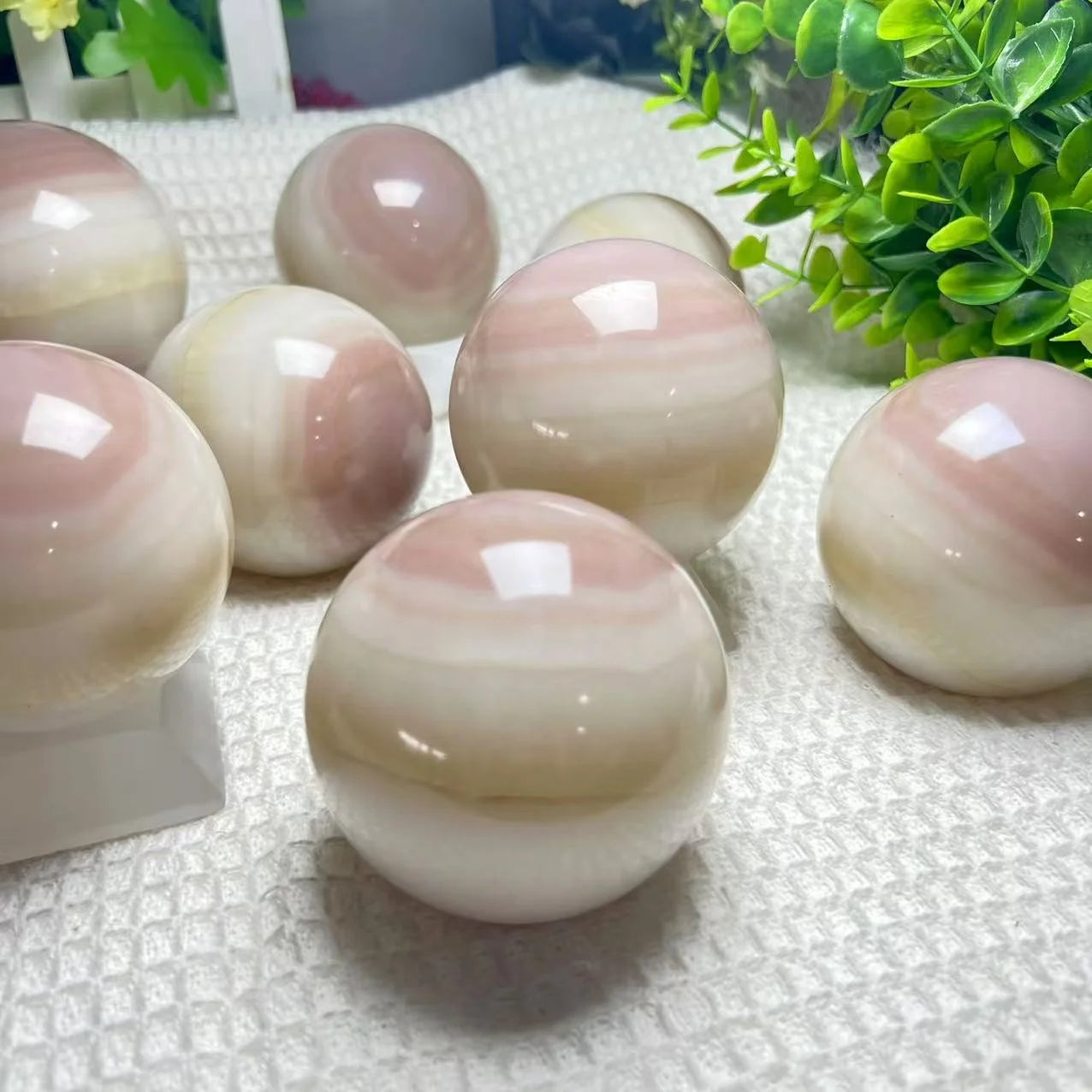 High Quality Natural Pink Onyx Agate Ball Polished Crystal Spheres Healing Feng Shui Home Decor Gift for Friends
