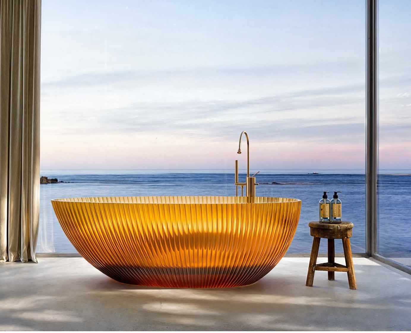 Brown transparent epoxy resin soaking tub, beautiful modern decorative design 