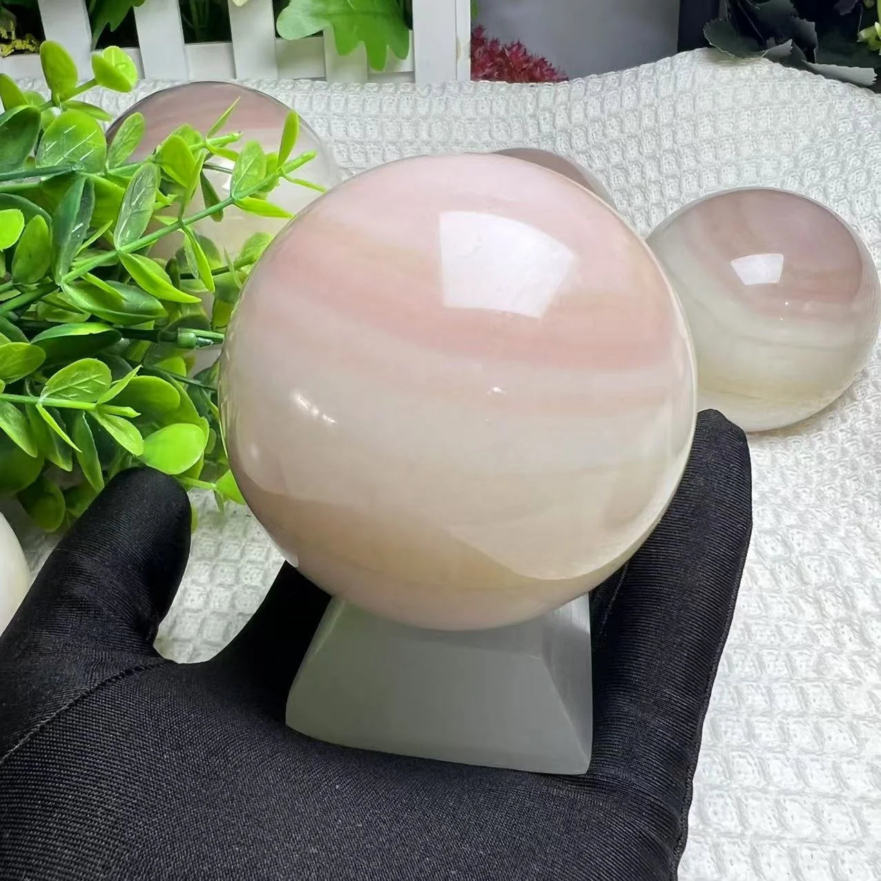High Quality Natural Pink Onyx Agate Ball Polished Crystal Spheres Healing Feng Shui Home Decor Gift for Friends