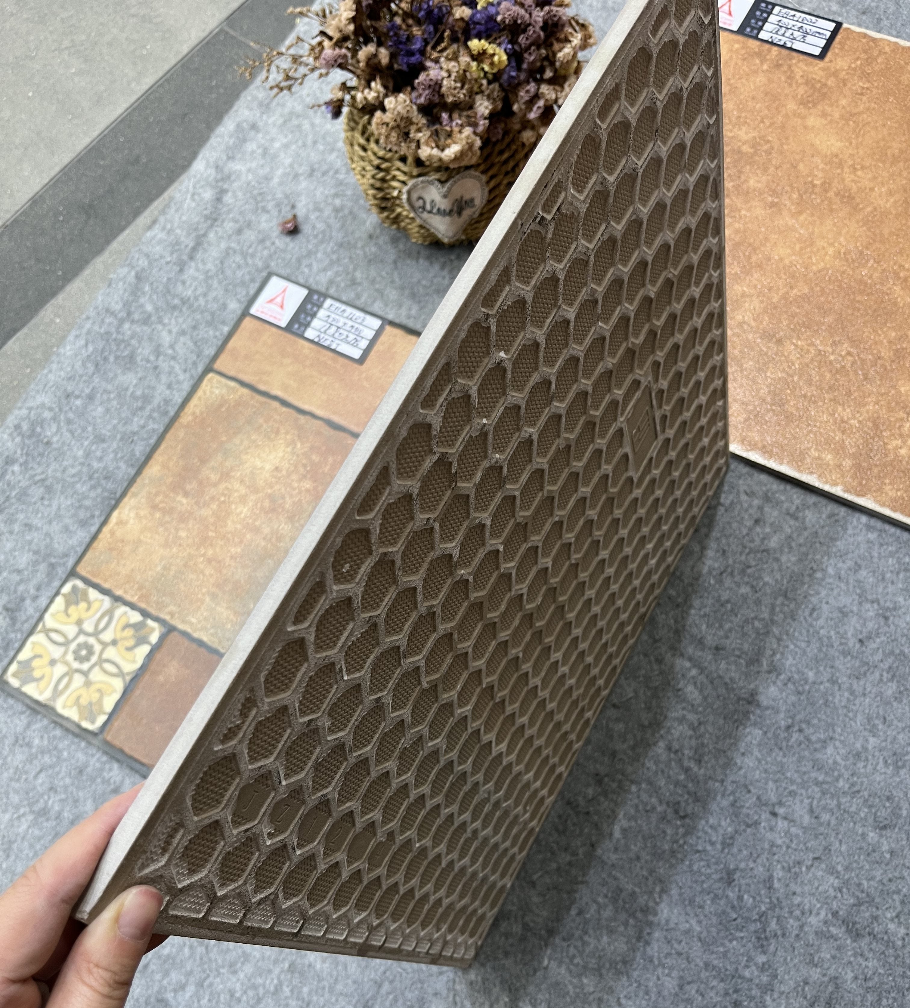 Modern Mediterranean style red terracotta ceramic floor tiles 400x400, anti-slip 