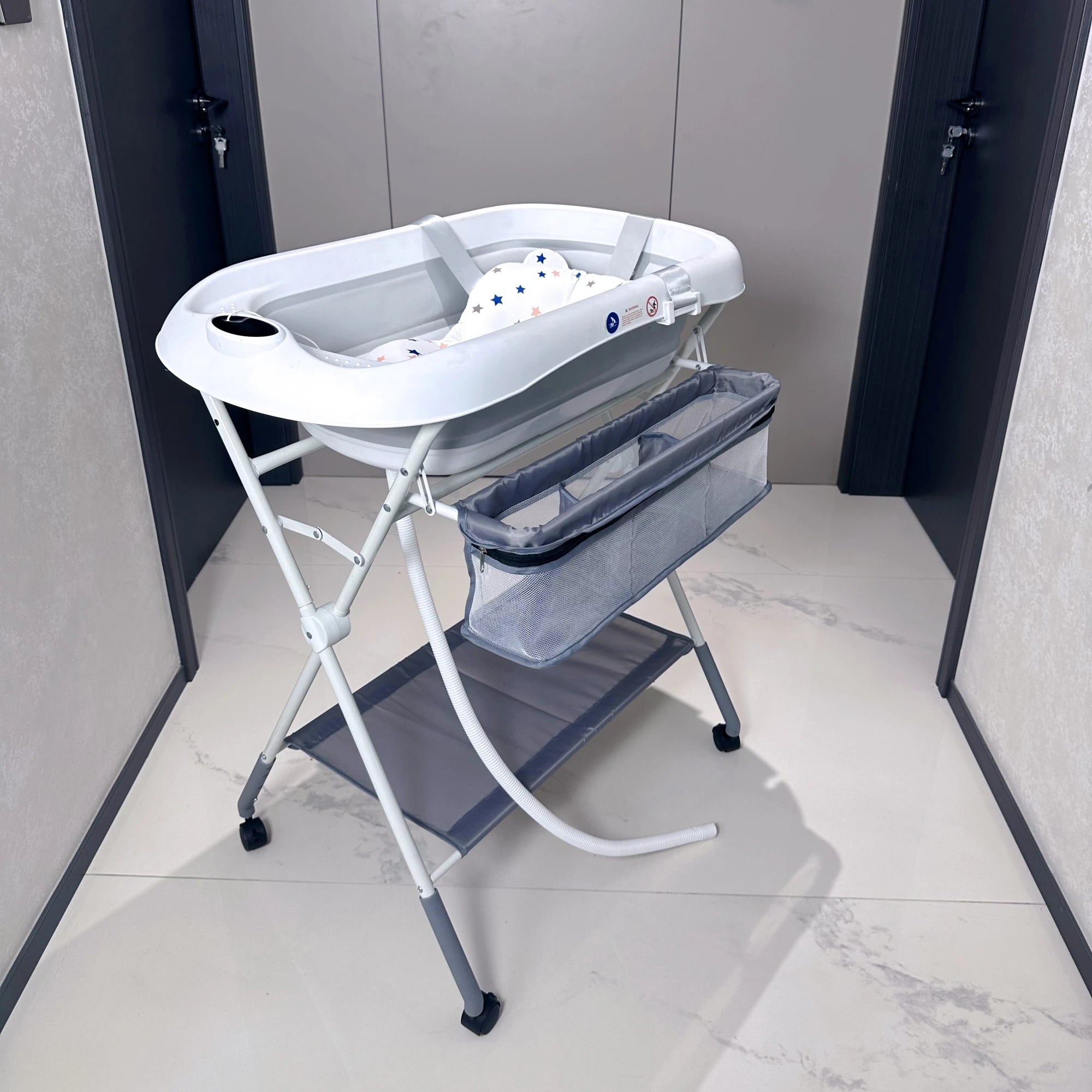 2in1 Folding Baby Changing Table and Bathtub