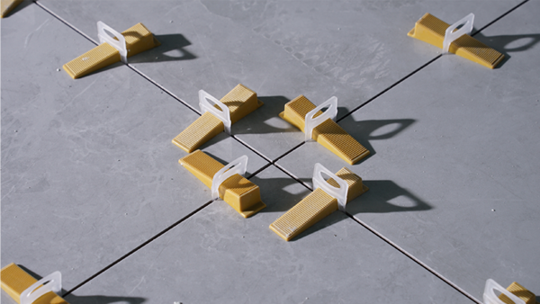 Professional Chinese supplier of reusable colored brick wedges, brick leveling system 