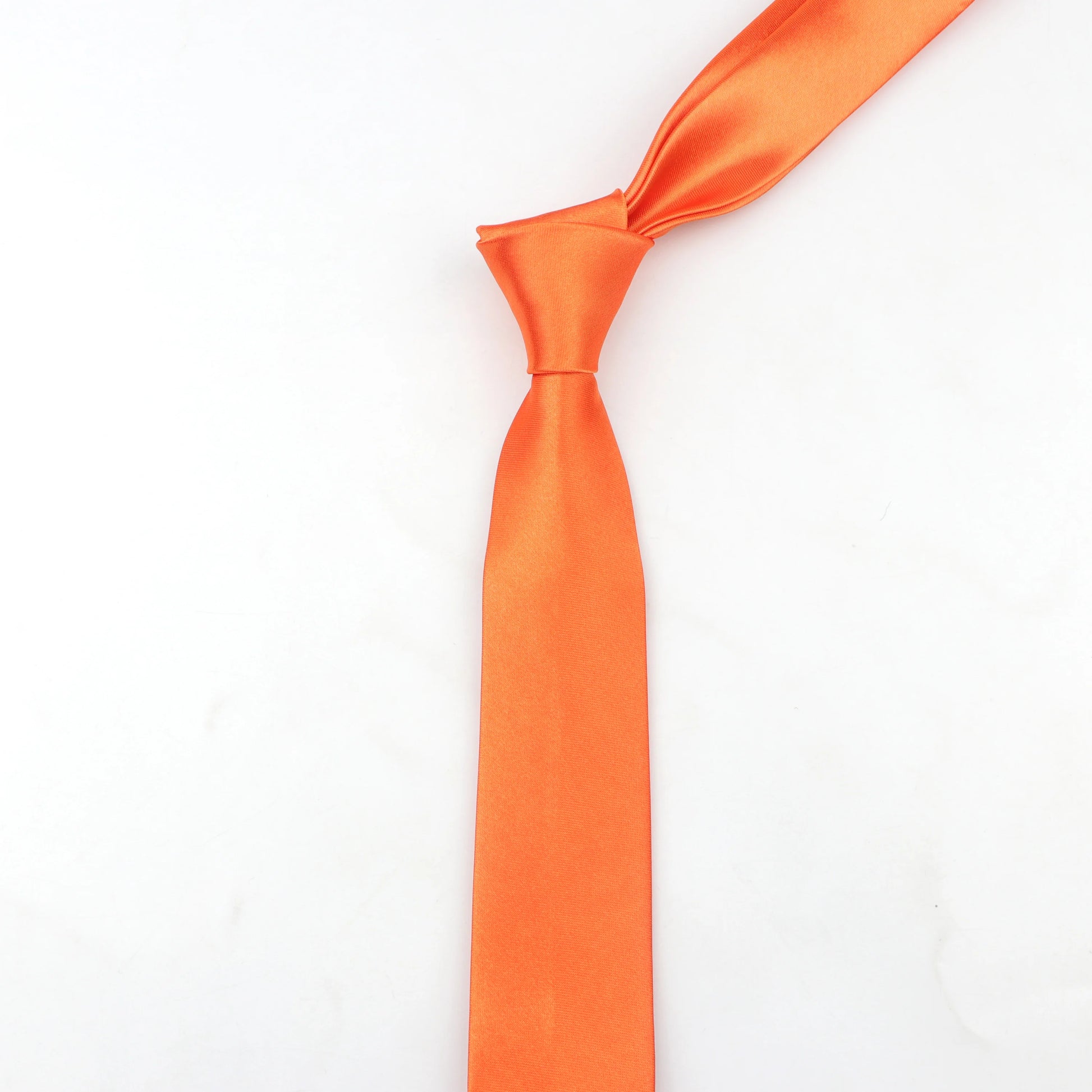 Cà vạt nam thời trang, màu sắc đa dạng, chất liệu polyester - Daisan Mart