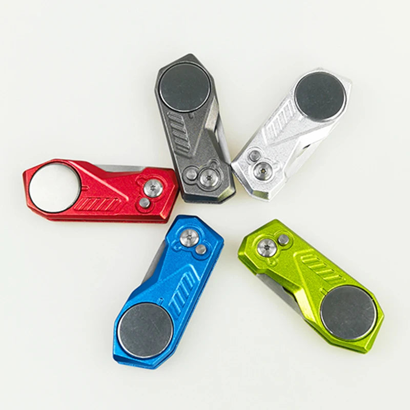 Golf Green Divot Repair Tool with Metal Marker