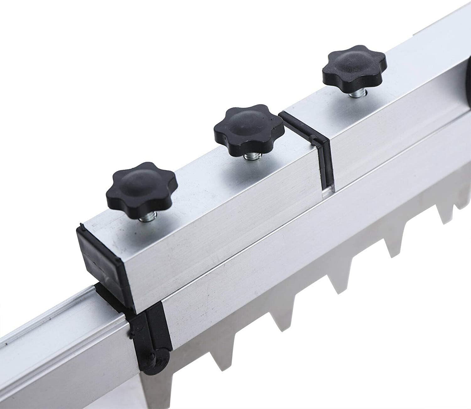 Foldable self leveling tile spreader