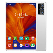 Máy tính bảng màu trắng, màn hình hiển thị hình nền cam, các biểu tượng ứng dụng ở dưới.