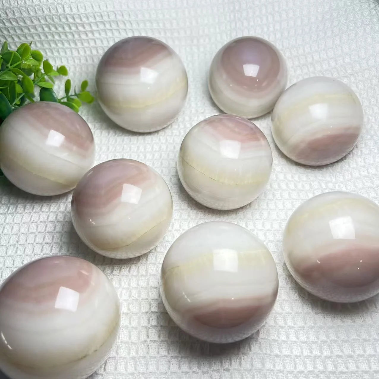 High Quality Natural Pink Onyx Agate Ball Polished Crystal Spheres Healing Feng Shui Home Decor Gift for Friends