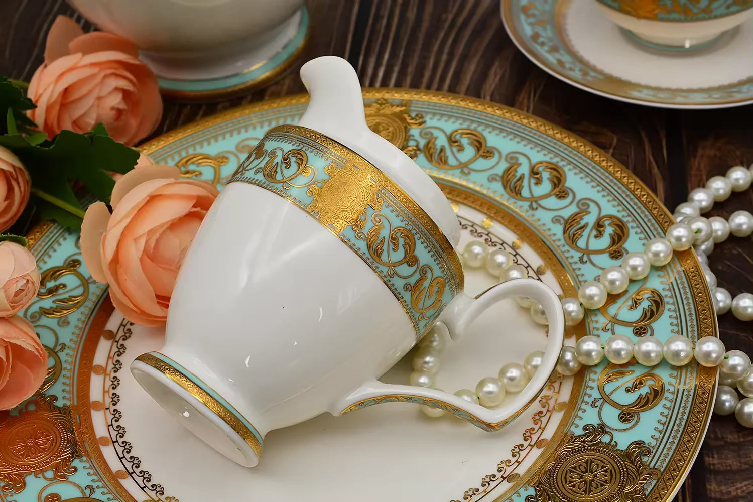 Bộ 24 Ly Tách Hoạ Tiết Vàng Sang Trọng Uống Trà