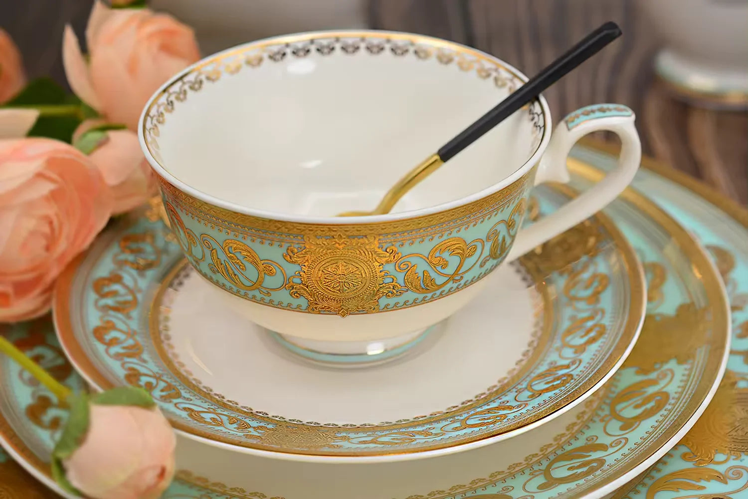 Bộ 24 Ly Tách Hoạ Tiết Vàng Sang Trọng Uống Trà