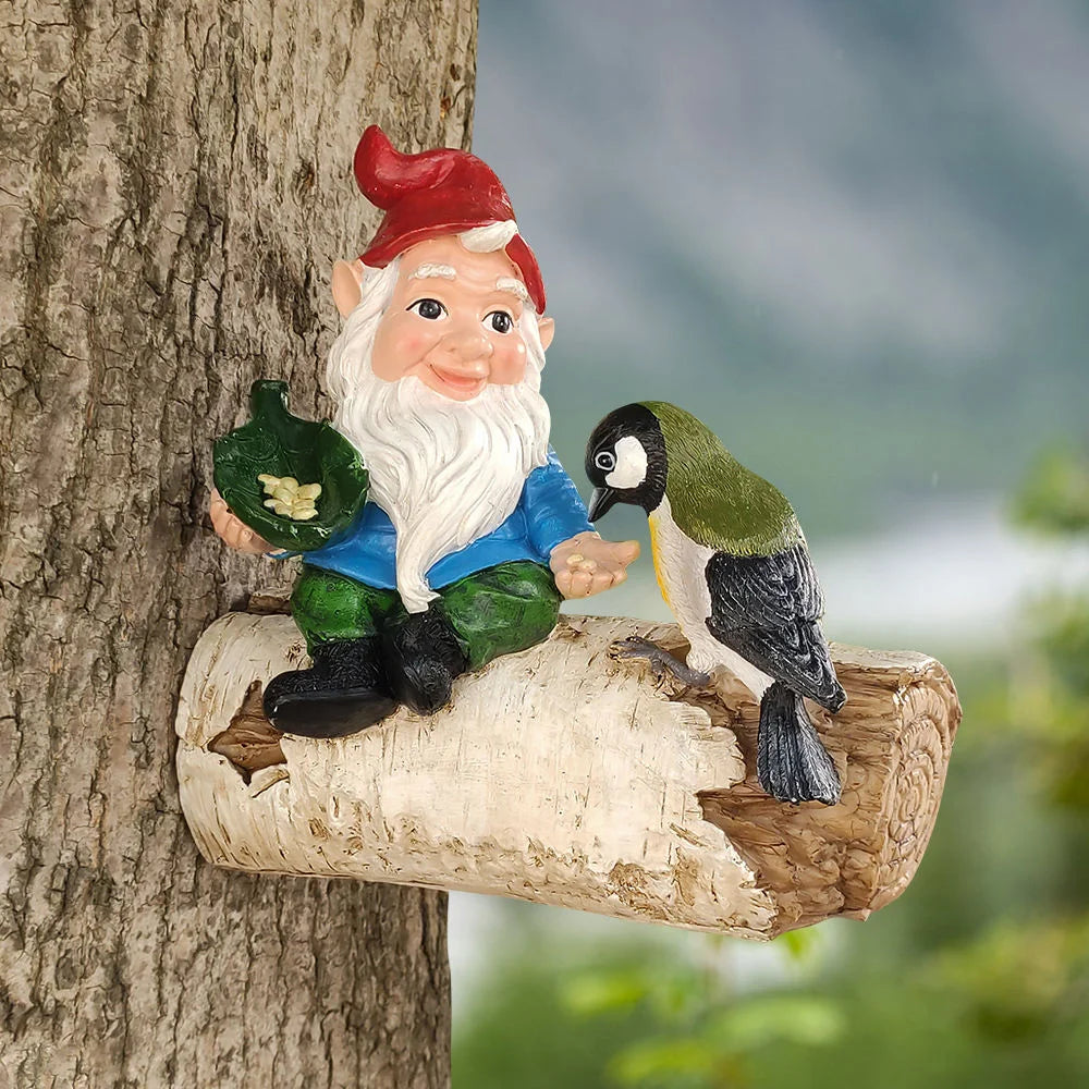 Cartoon Style Gnome & Bird Resin Statue Painted Animal Figurine for Garden & Outdoor Tree-Mounted Feeder Display