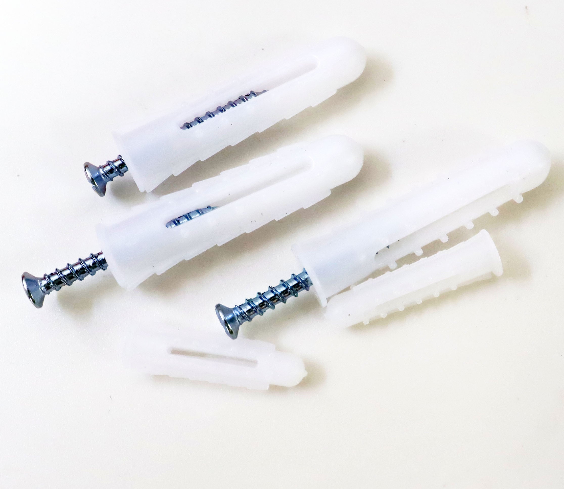 High quality nylon plastic expansion bolt, made in China, for plasterboard wall 