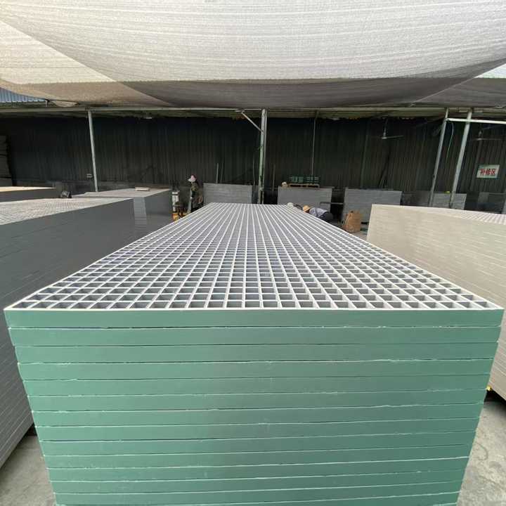 Very competitive price 1.5''*1.5''*1.5'' Durable fiberglass insulation Frp mesh for urban green space 