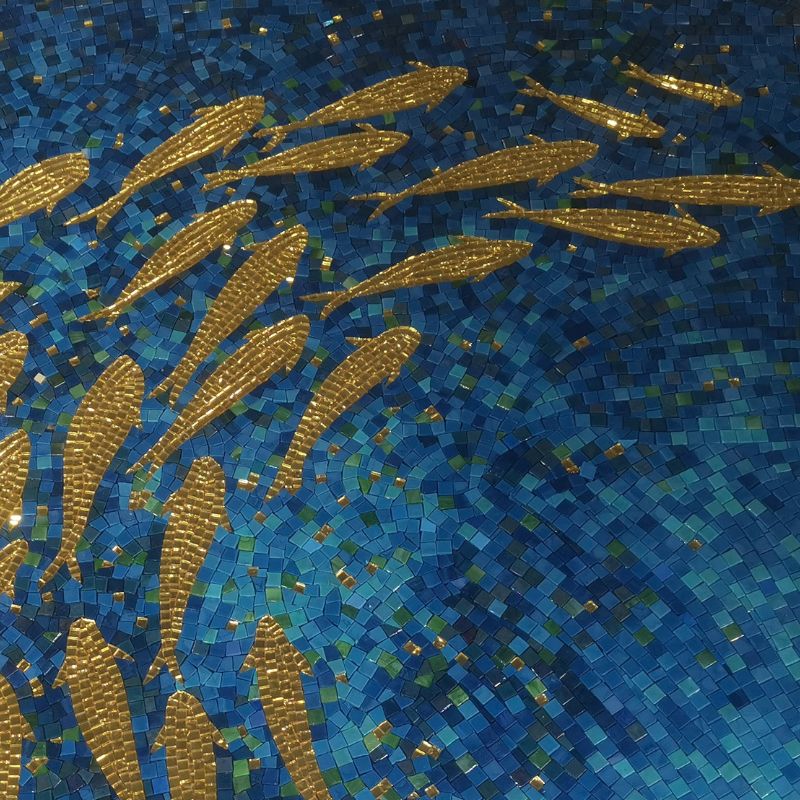 Crystal glass mosaic painting with blue river goldfish motif for beautiful decoration 