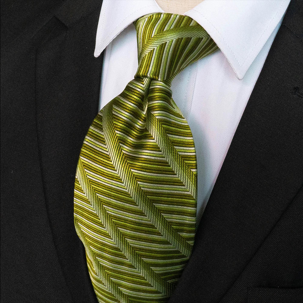 Cà vạt lụa nam họa tiết caro cổ điển thủ công