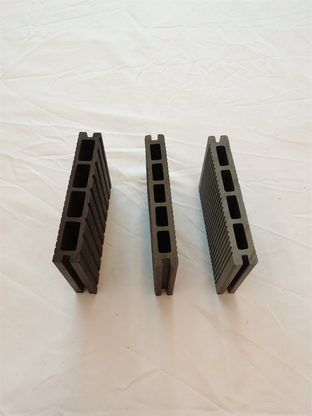 Custom modern design outdoor garden cladding, hollow extruded wood plastic composite flooring with accessories, waterproof, anti-slip 
