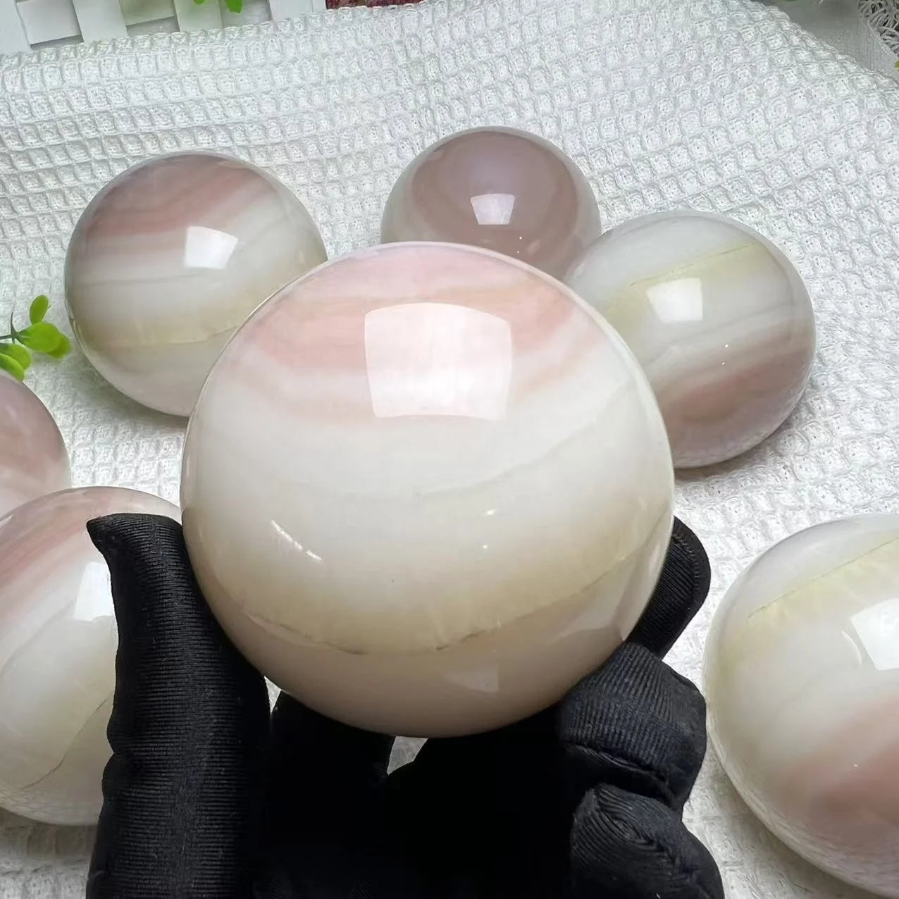 High Quality Natural Pink Onyx Agate Ball Polished Crystal Spheres Healing Feng Shui Home Decor Gift for Friends