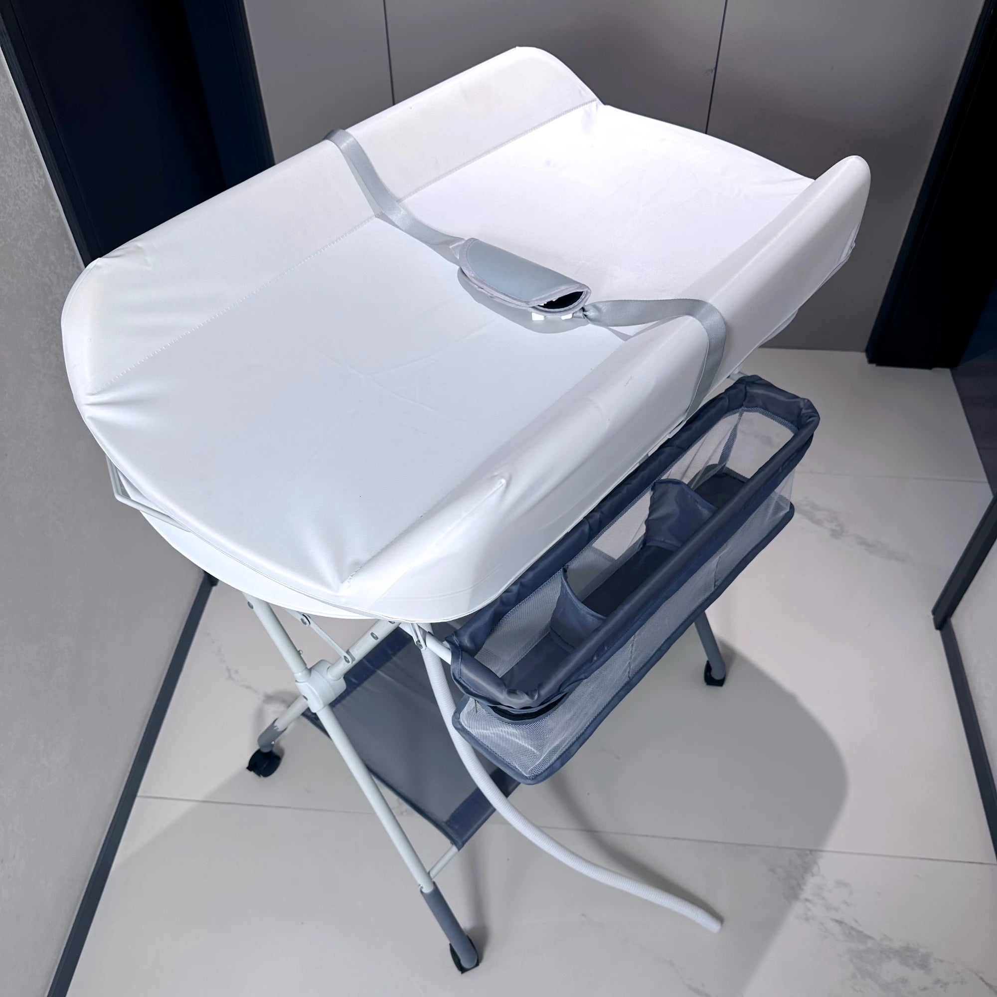 2in1 Folding Baby Changing Table and Bathtub