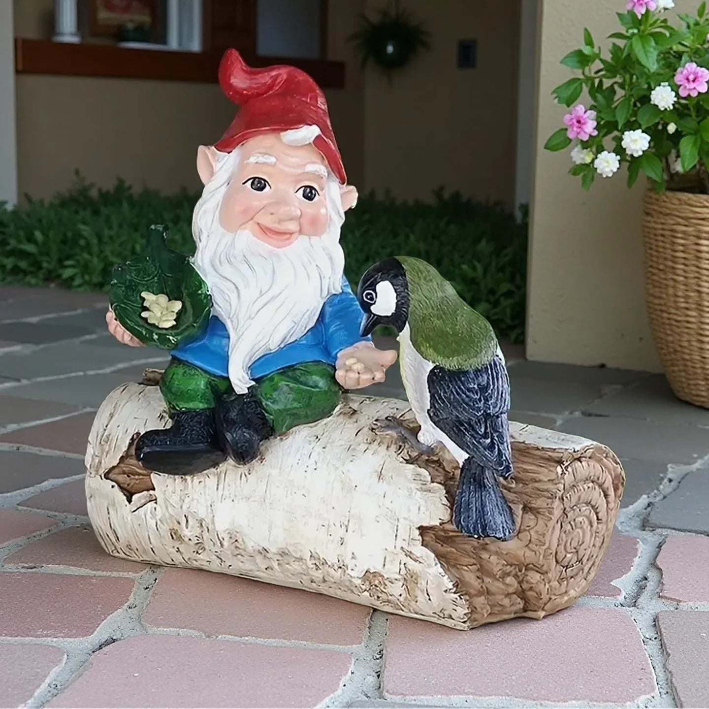 Cartoon Style Gnome & Bird Resin Statue Painted Animal Figurine for Garden & Outdoor Tree-Mounted Feeder Display