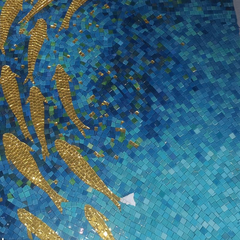 Crystal glass mosaic painting with blue river goldfish motif for beautiful decoration 