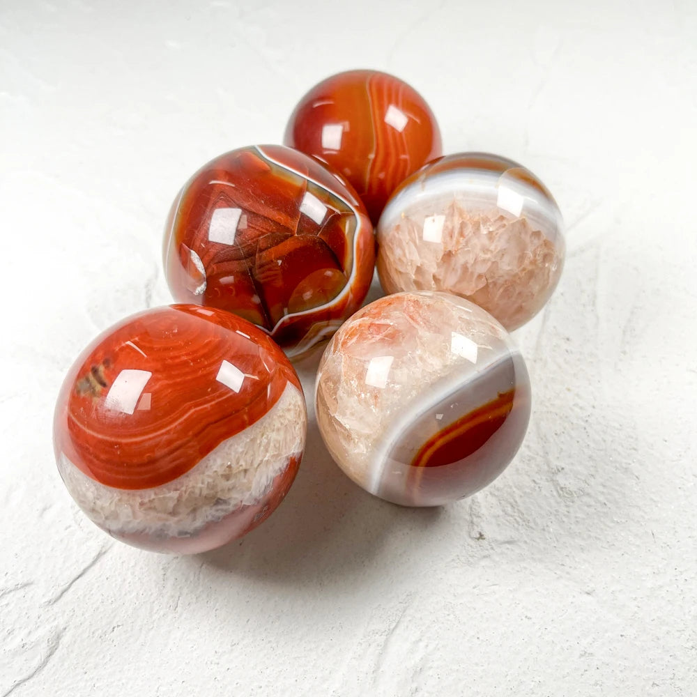Wholesale Natural Red Onyx Agate Feng Shui Crystal Energy Stone Crystal Craft for Healing and Meditation