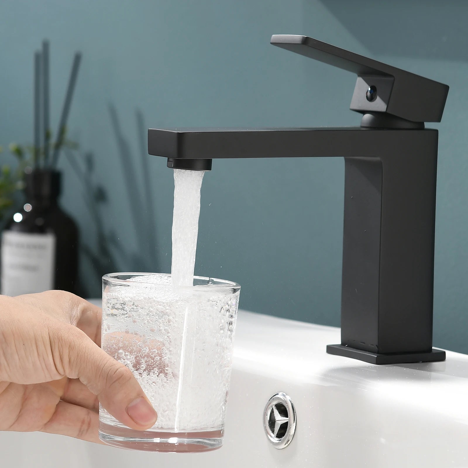 New Design Brass Luxury Bathroom Cold and Hot Single Hole Black Golden Tall Basin Faucet - Daisan Mart