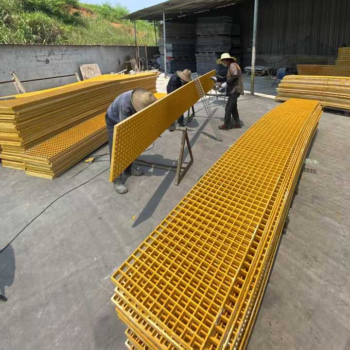 Stable Quality Best Seller Supplier 38*38*30 Durable Fiberglass Insulation Frp Mesh Car Beauty 