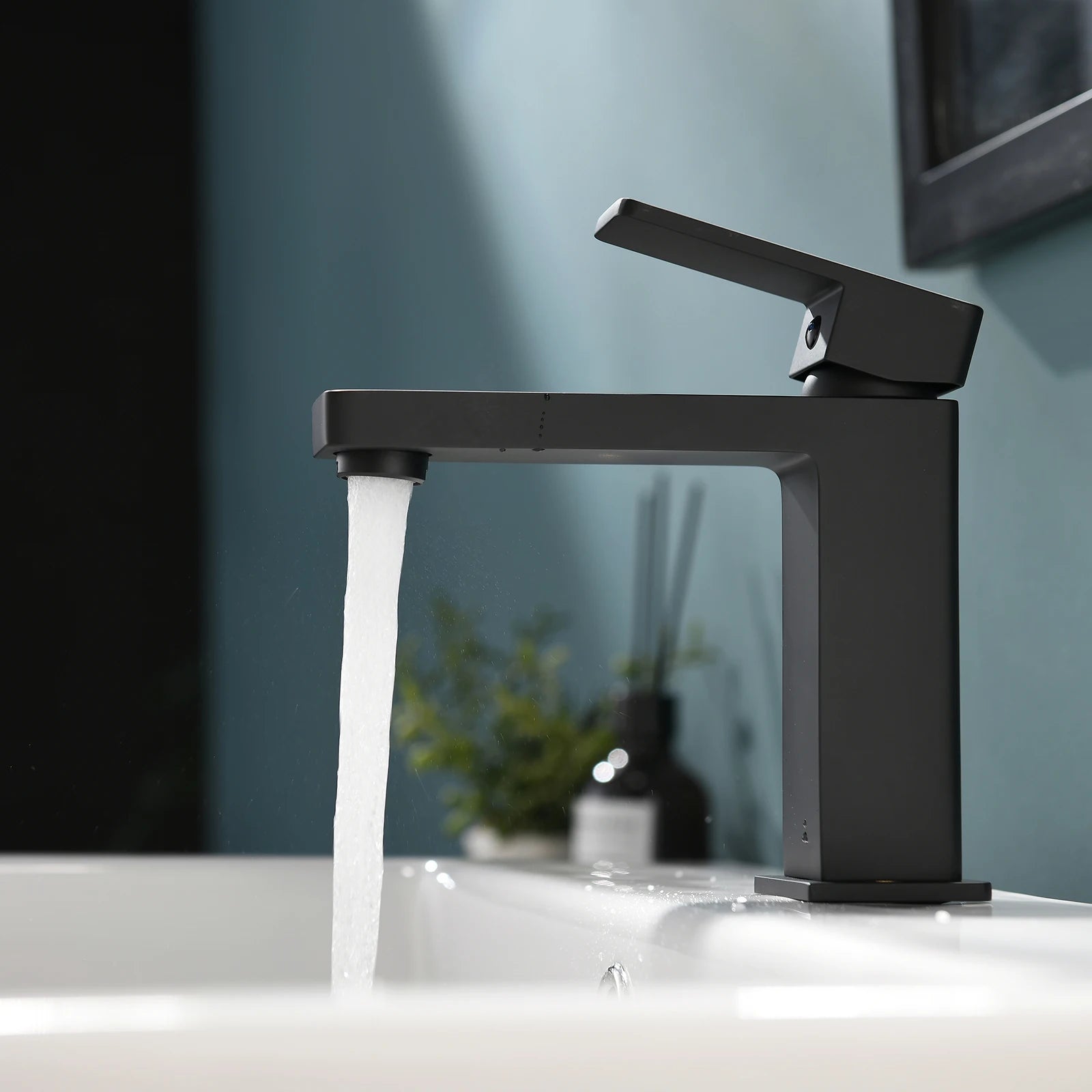 New Design Brass Luxury Bathroom Cold and Hot Single Hole Black Golden Tall Basin Faucet - Daisan Mart