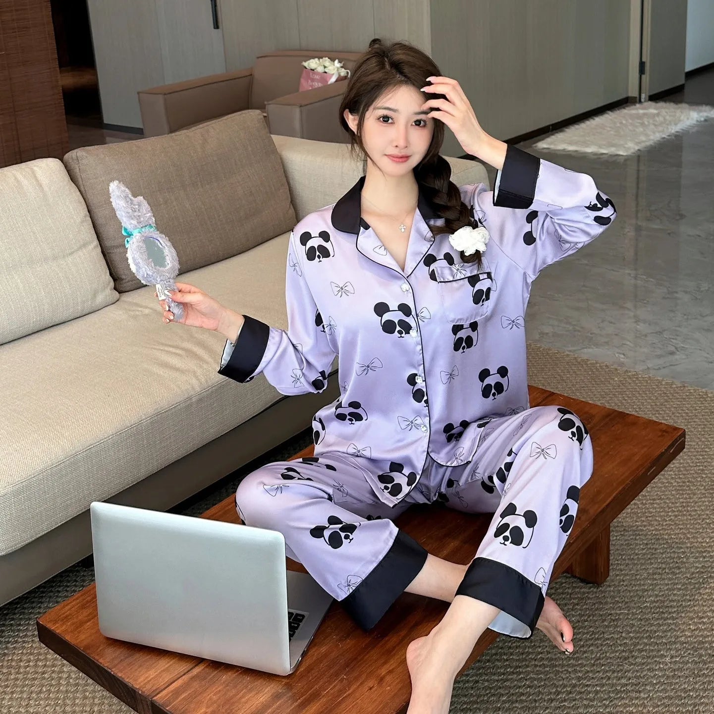 Bộ Đồ Ngủ Nữ Thu 2024: Lụa Băng Gấu Tím Dễ Thương