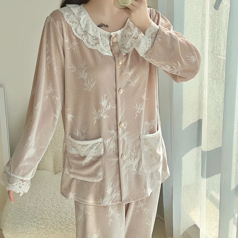 Bộ Đồ Ngủ Nhung Vàng Nữ Công Chúa SAMWESTART