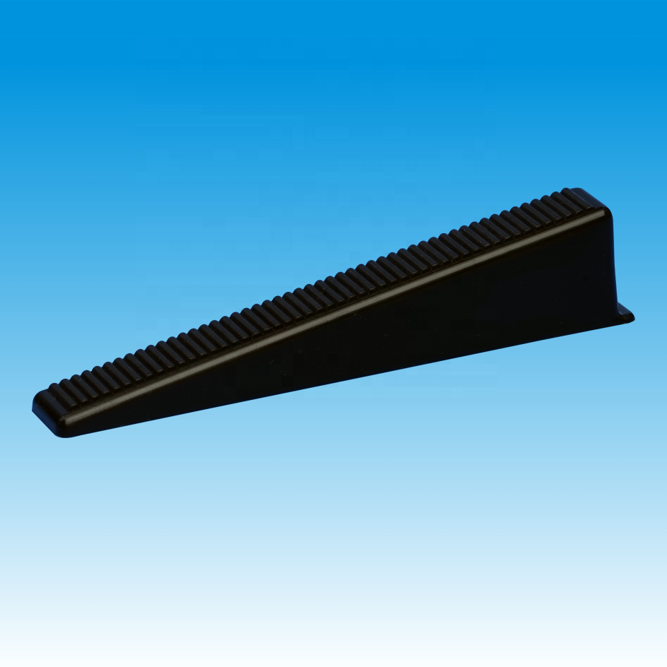 Ceramic tile balance base and clamp 