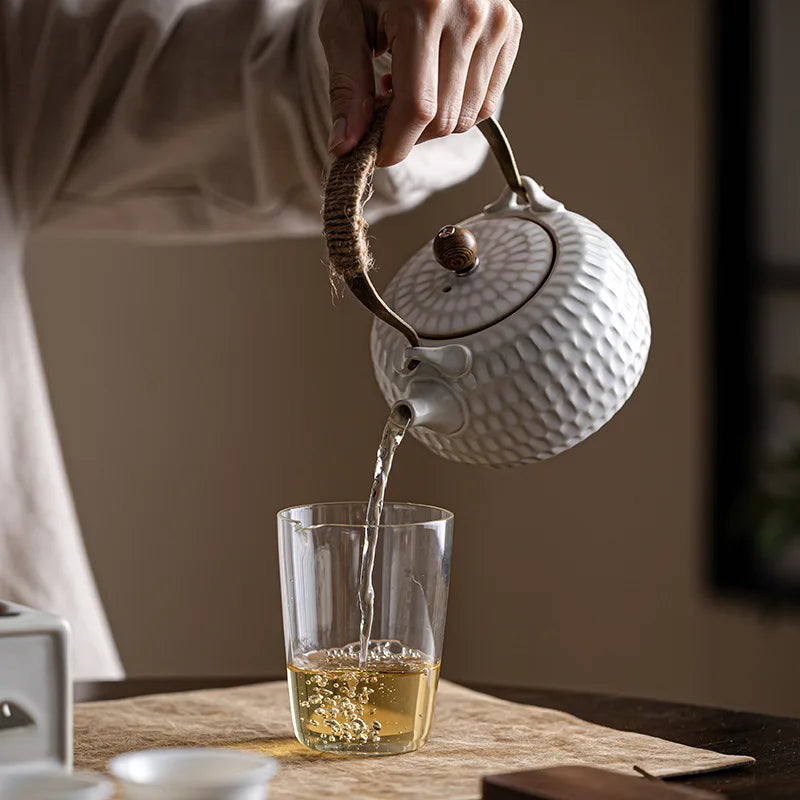 Bình Trà Gốm Nhật Thủ Công Kèm Đế Hâm Nến