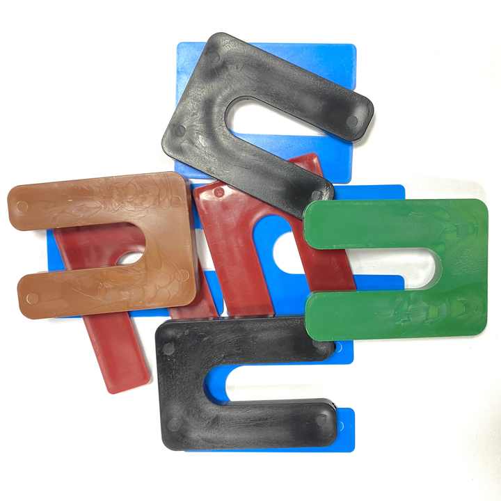 U-shaped horseshoe plastic spacer for balancing essential tile accessories 