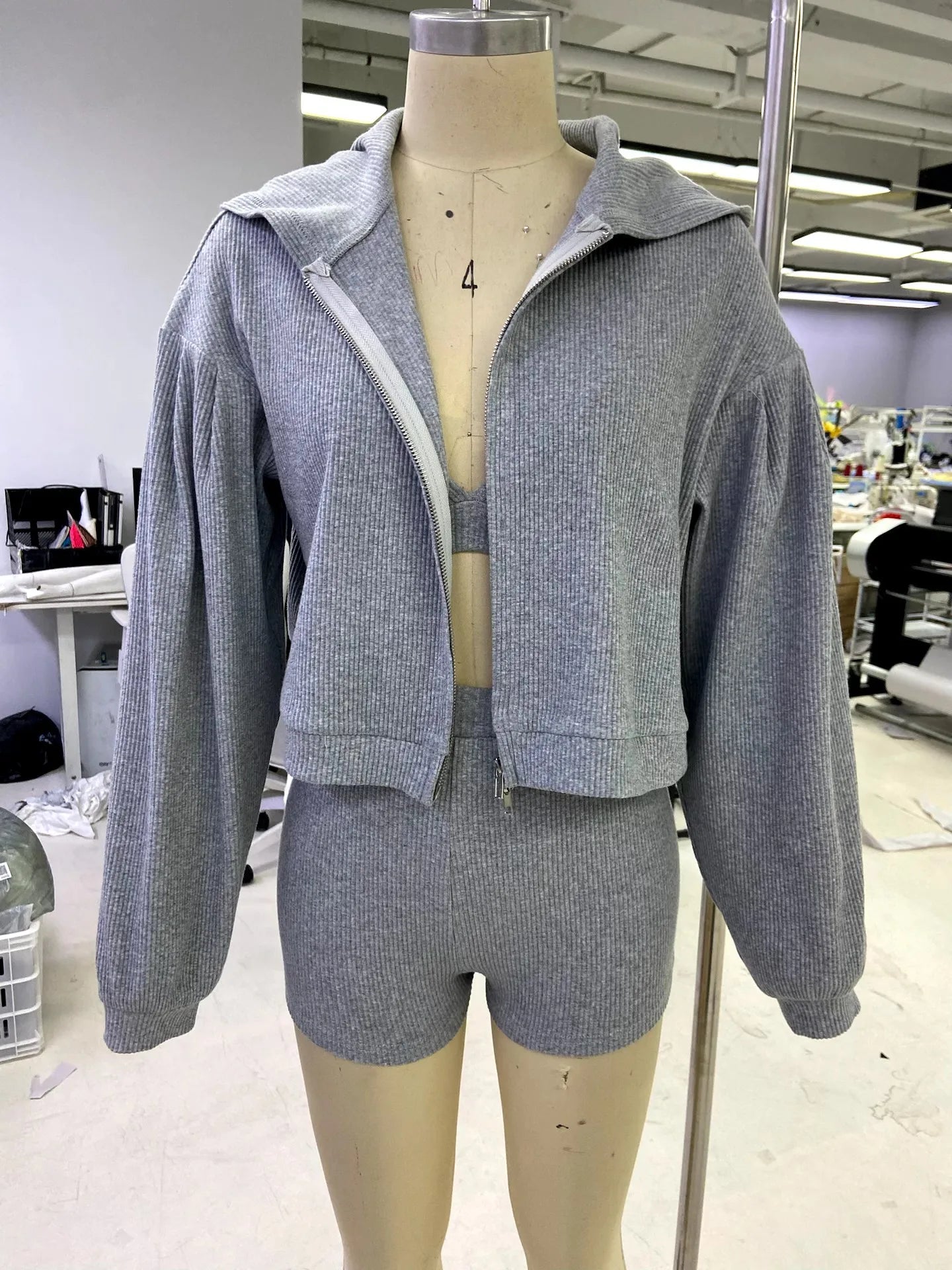 Bộ Đồ Thể Thao 2 Món Áo Hoodie & Quần Short Nữ