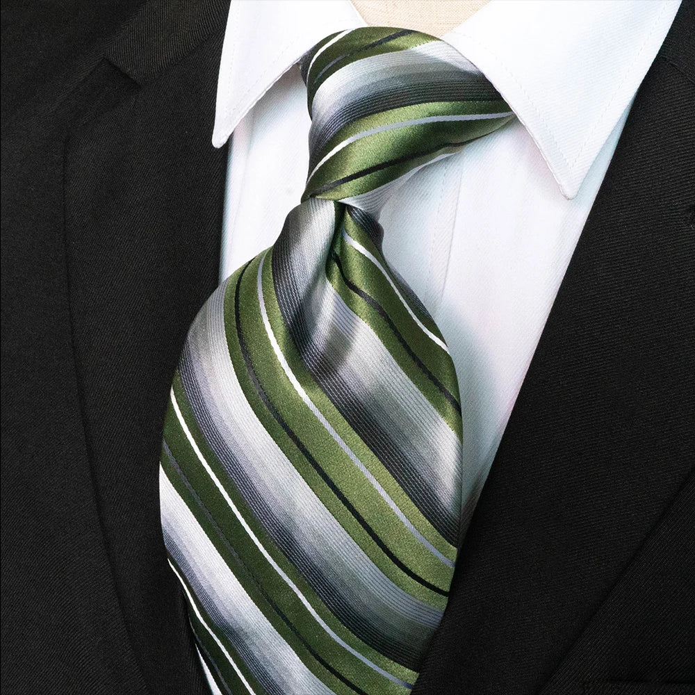 Cà vạt lụa nam họa tiết caro cổ điển thủ công